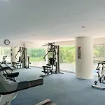 3 Bedroom Modern Classic Apartment, Netflix, Park View