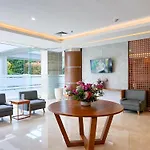 3 Bedroom Modern Classic Apartment, Netflix, Park View