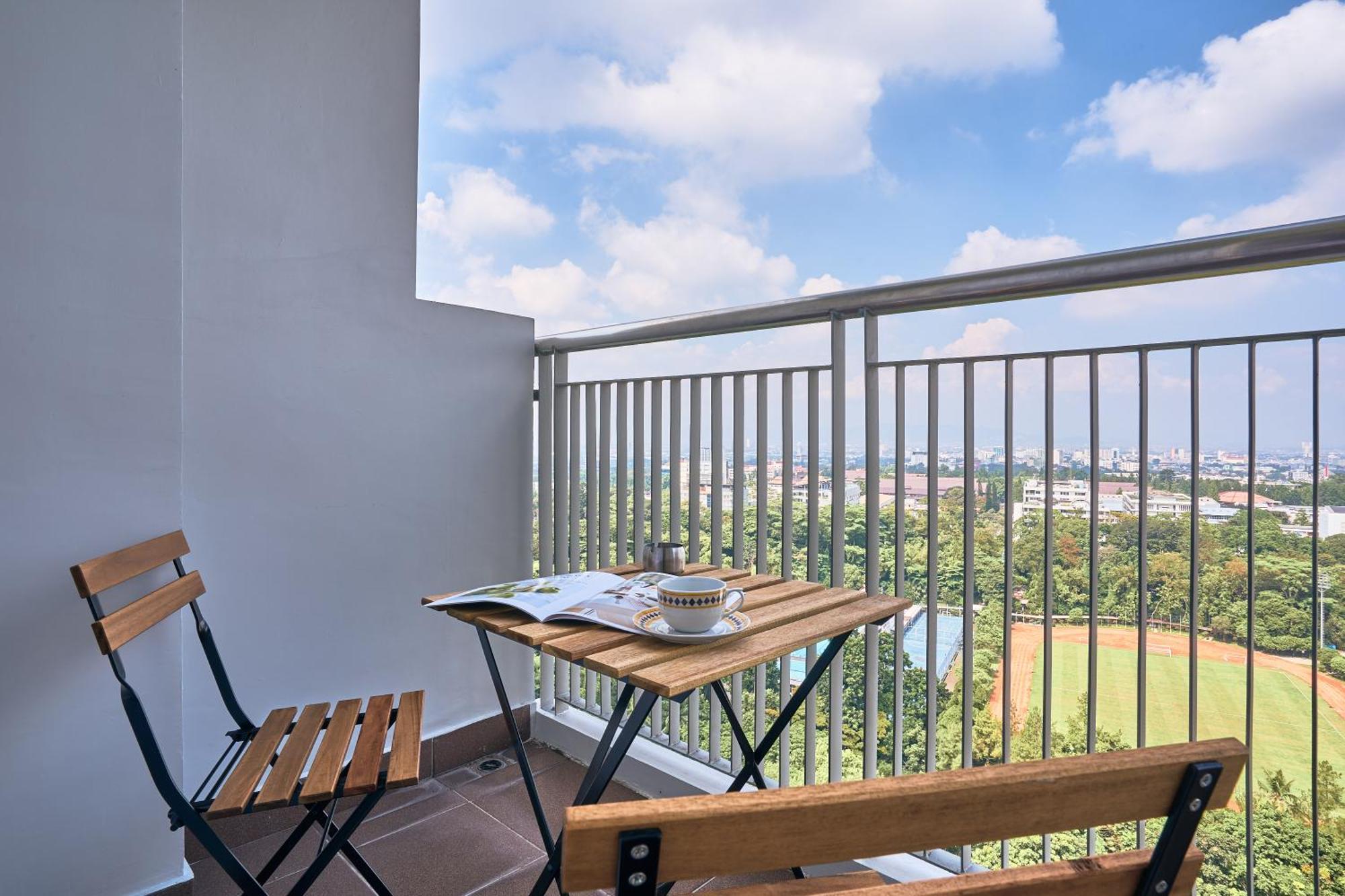 Apartemen 3 Bedroom Modern Classic Apartment, Netflix, Park View Bandung