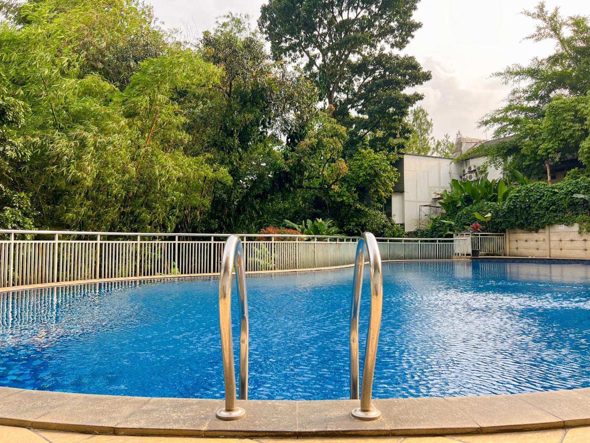 3 Bedroom Modern Classic Apartment, Netflix, Park View