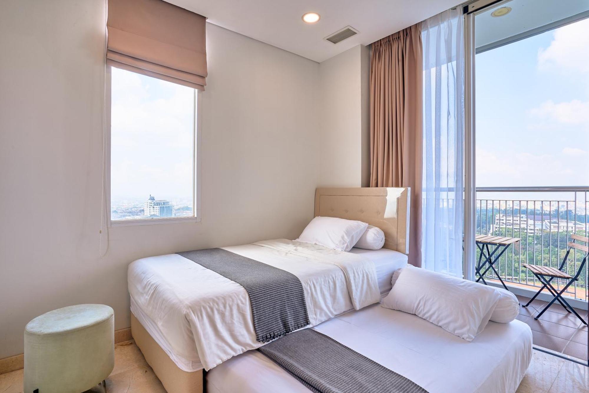 3 Bedroom Modern Classic Apartment, Netflix, Park View * Bandung