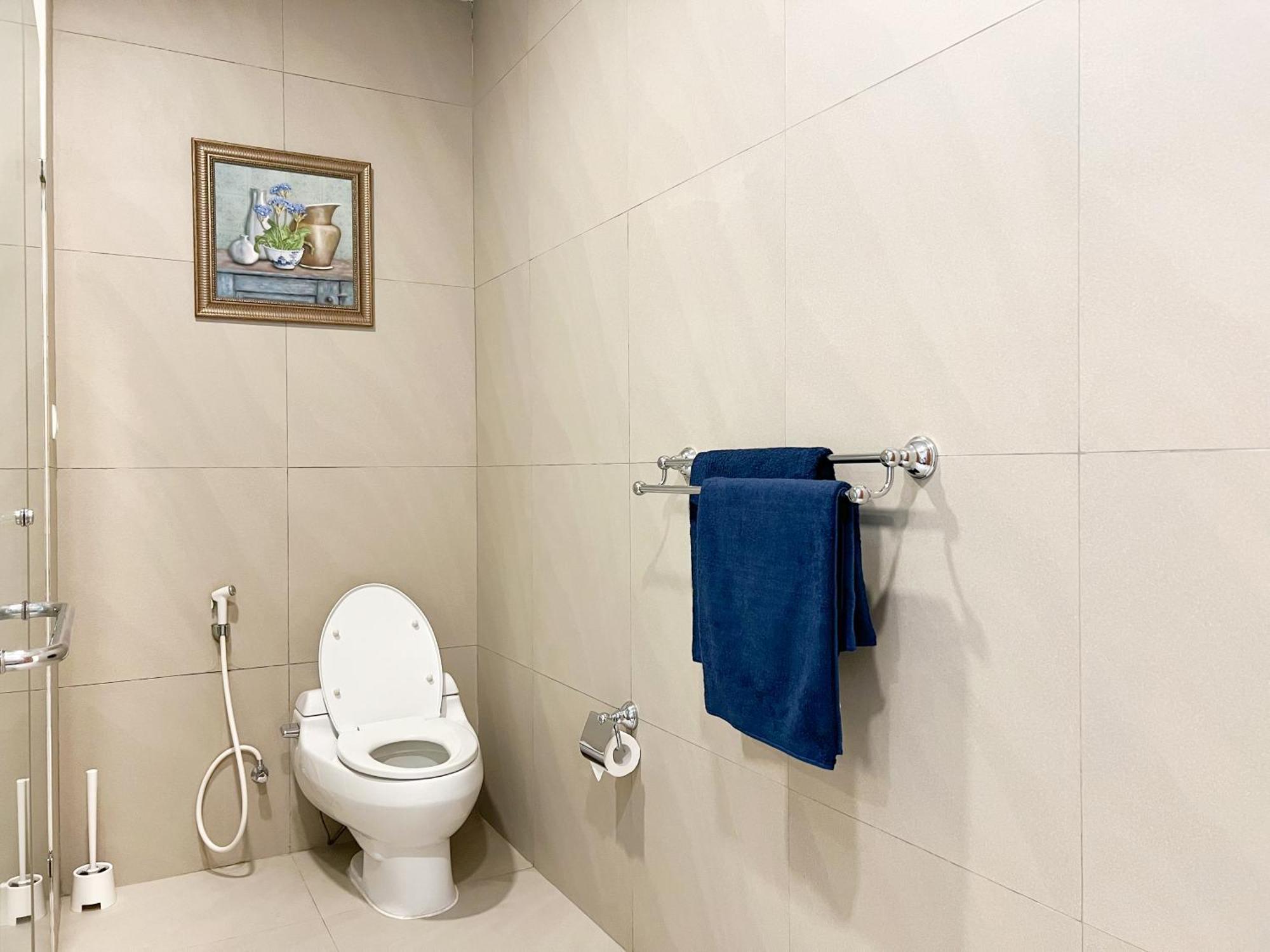 3 Bedroom Modern Classic Apartment, Netflix, Park View Apartemen Bandung