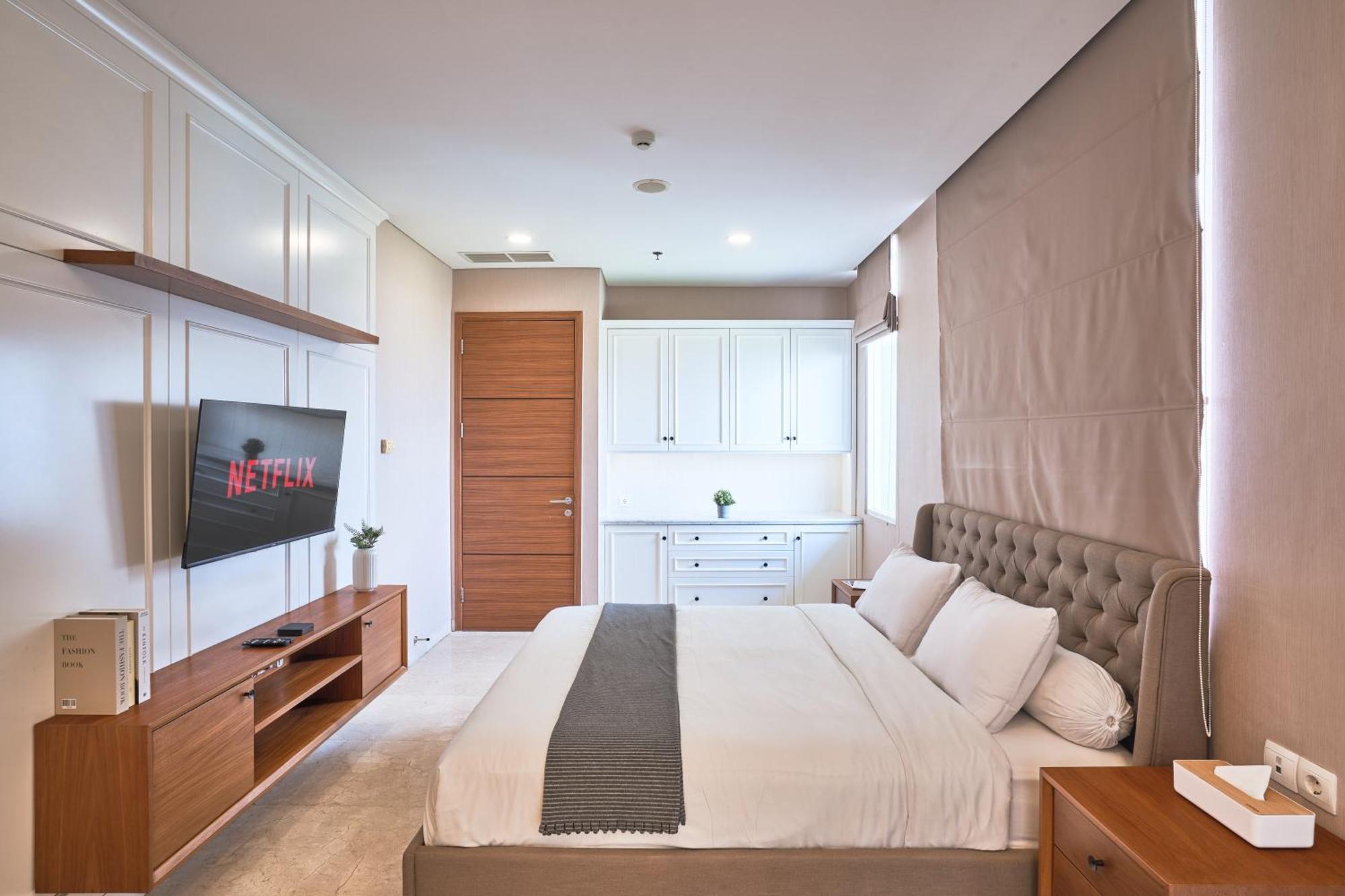 Apartemen 3 Bedroom Modern Classic Apartment, Netflix, Park View Bandung
